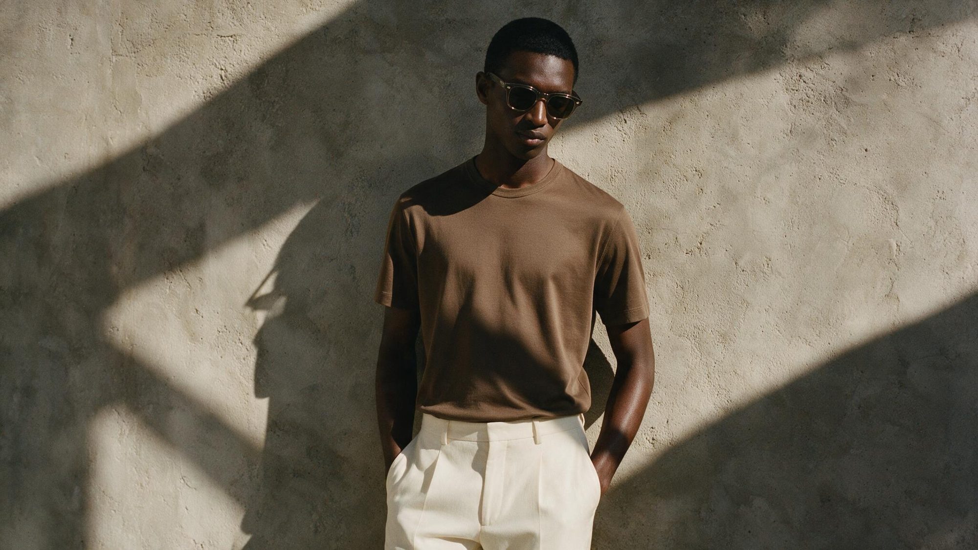 Editorial look, grey t-shirt
